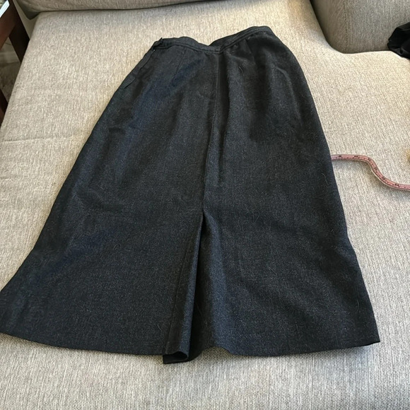 Vintage handmade wool and silk grey skirt size medium - Picture 3 of 11